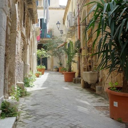 La Casa Al Castello Maniace Villa Сиракуза Екстериор снимка